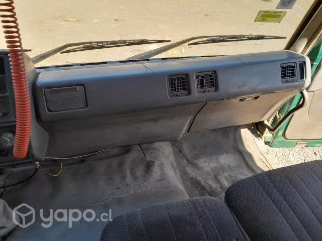 Camión Aljibe Nissan CWB-450 HDLA Año 1996