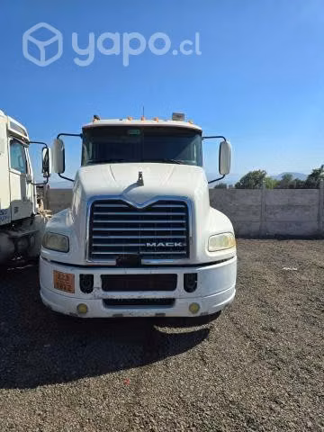 Vendo camion mack