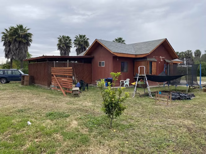 VENDE parcela en cond. casa 137/5.000 mt2, Linderos