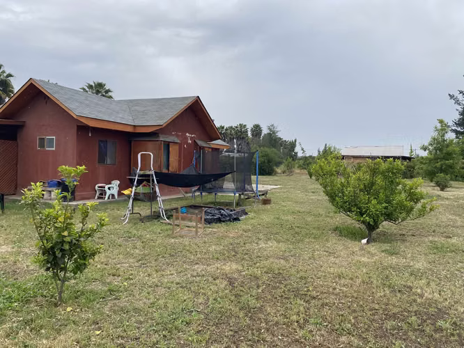 VENDE parcela en cond. casa 137/5.000 mt2, Linderos