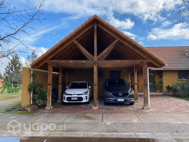 VENDE casa 4D 3B 300/800 mt2, condom. Lo Herrera