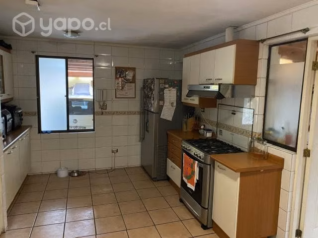 VENDE casa 4D 3B 300/800 mt2, condom. Lo Herrera