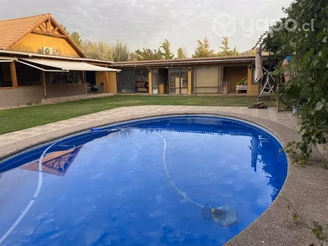 VENDE casa 4D 3B 300/800 mt2, condom. Lo Herrera