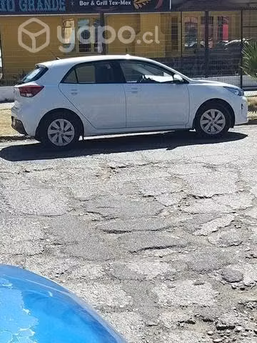 KIA RIO 5 impecable 2019 - Imagen 2