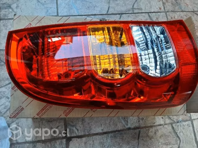 Foco trasero izquierdo TOYOTA HILUX ORIGINAL