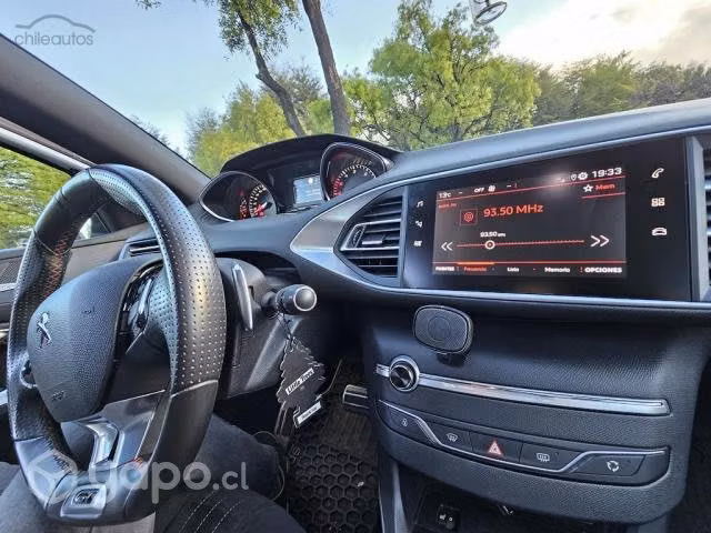 Peugeot 308 - 2020 GT - Imagen 4