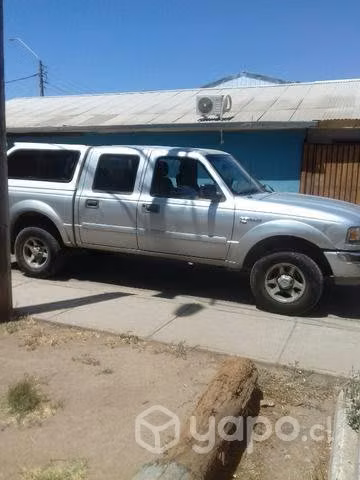 Camioneta Ford ranger XLT 2.3
