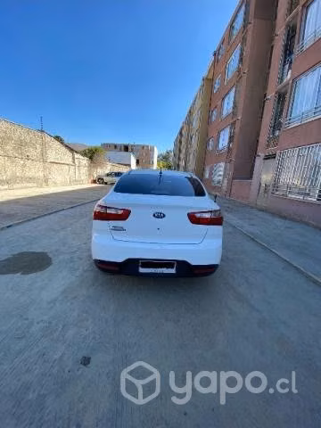 Se vende kia río 4 2015