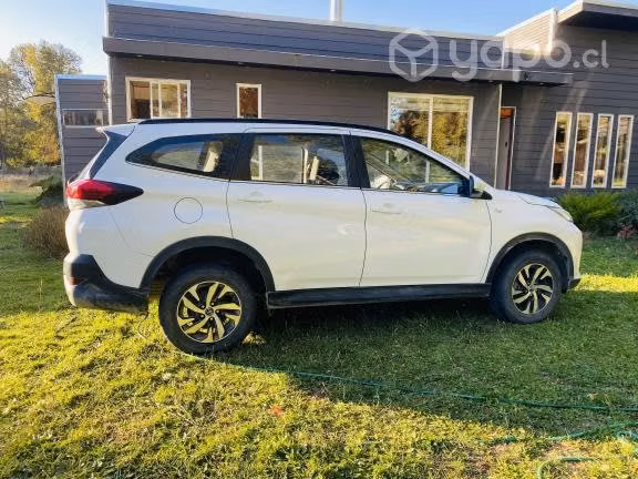 Vendo Toyota Rush - Imagen 2
