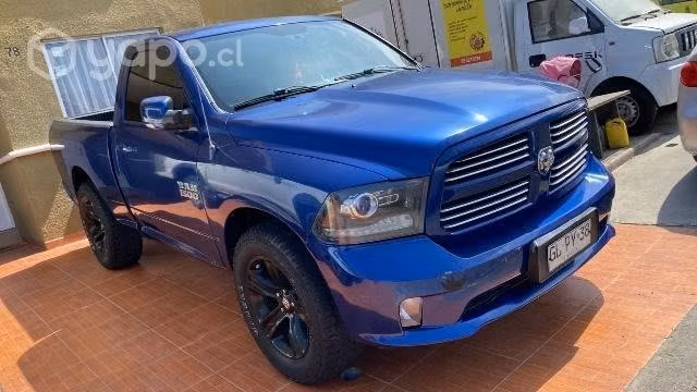 Camioneta Dodge RAM 4x4 - Imagen 4