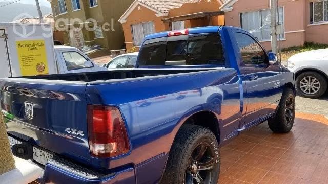 Camioneta Dodge RAM 4x4 - Imagen 5