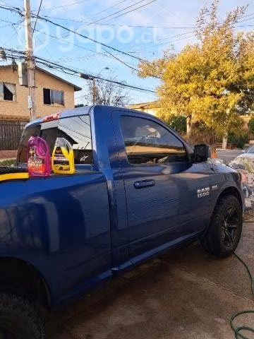 Camioneta Dodge RAM 4x4 - Imagen 3