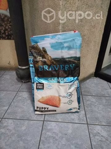 Alimento Perro Bravery Puppy Salmon 12kg