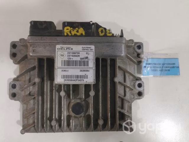 Computador R Detalle Enchufes Renault Kan