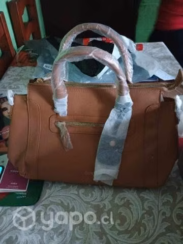 Cartera y perfumes