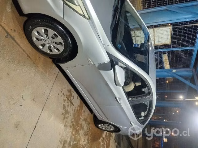 Hyundai accent 2018 único dueño - Imagen 7