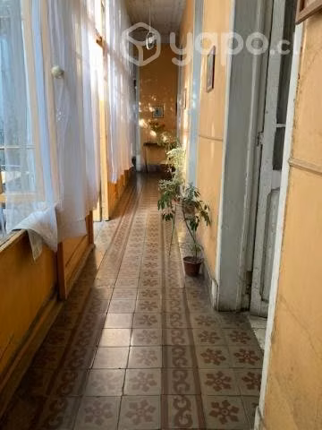Amplia casa, 6 dormitorios, cercana a 2 Estaciones de Metro - Imagen 7