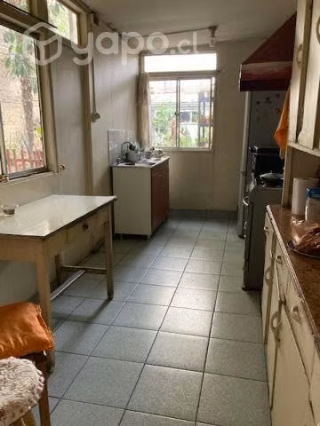 Amplia casa, 6 dormitorios, cercana a 2 Estaciones de Metro - Imagen 14