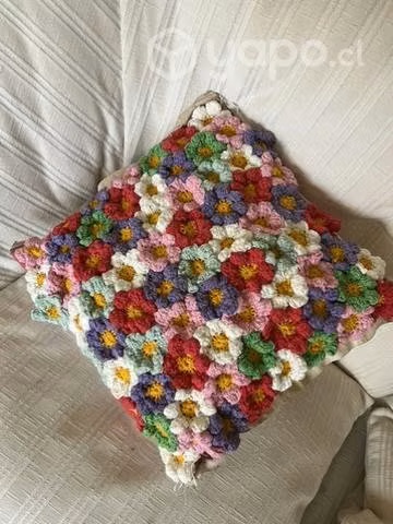 Funda de cojin bordada a mano
