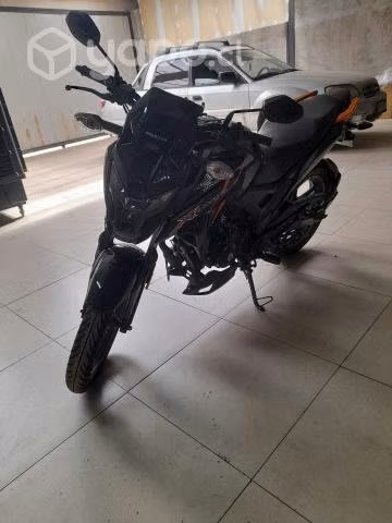 Honda X Blade 160 como nueva