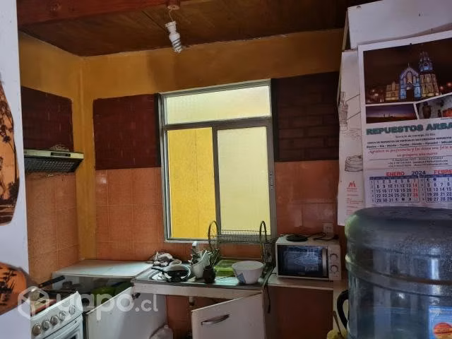 Vendo, casa dos pisos sector centro de arica