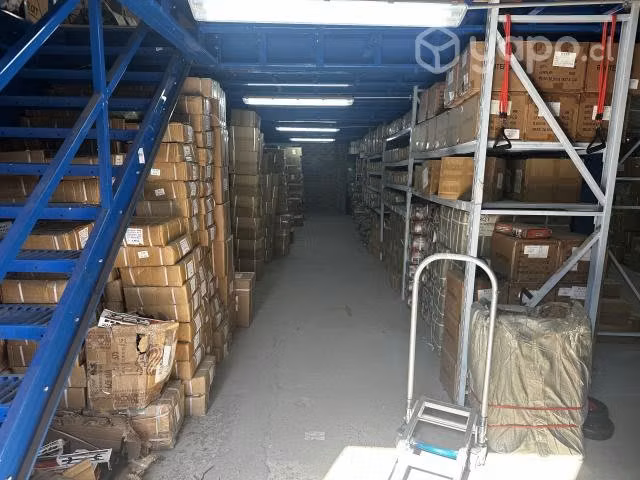 Propiedad comercial con bodega Santiago Centro