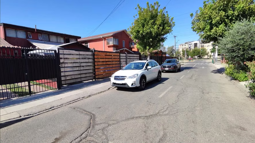 Excelente Casa , Cercana Metro Laguna Sur