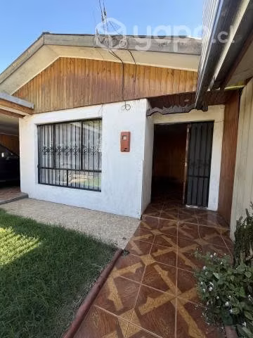 Se arrienda casa con local comercial