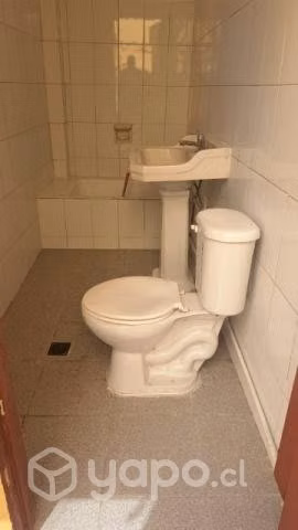 Se arrienda casa comercial grande