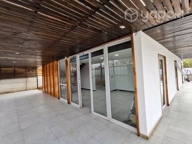Sitio 1000m2 Oficina y bodegas en Los Andes