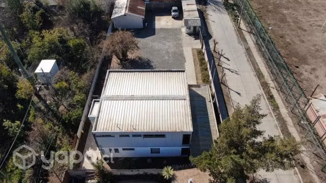 Sitio 1000m2 Oficina y bodegas en Los Andes