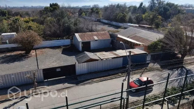 Sitio 1000m2 Oficina y bodegas en Los Andes