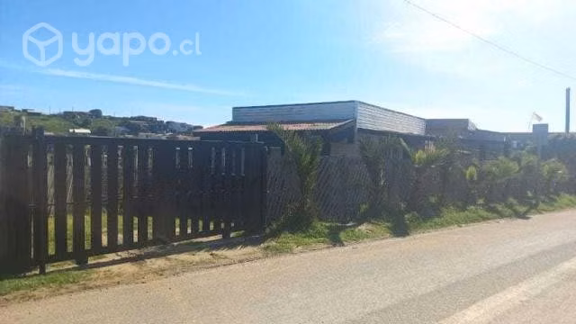 Cabañas y local comercial