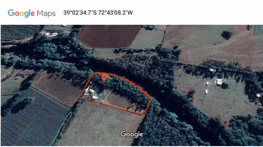 Parcela de 7340 m2 con casa y quincho a orillas del río Donguil