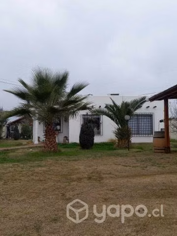 Se vende casa con amplio terreno en Graneros