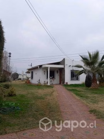 Se vende casa con amplio terreno en Graneros