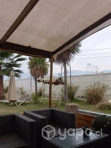 Se vende casa con amplio terreno en Graneros