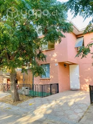 Casa 2 pisos Condominio La condesa