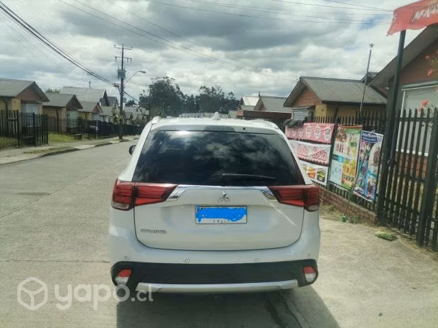 Mitsubishi outlander 2018