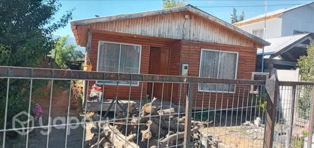 Se vende casa con sitio de 9 x 25