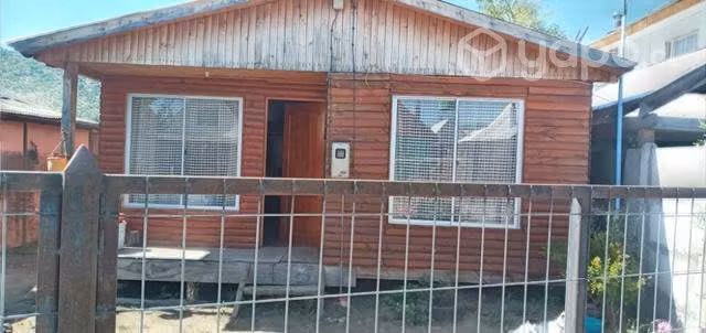 Se vende casa con sitio de 9 x 25