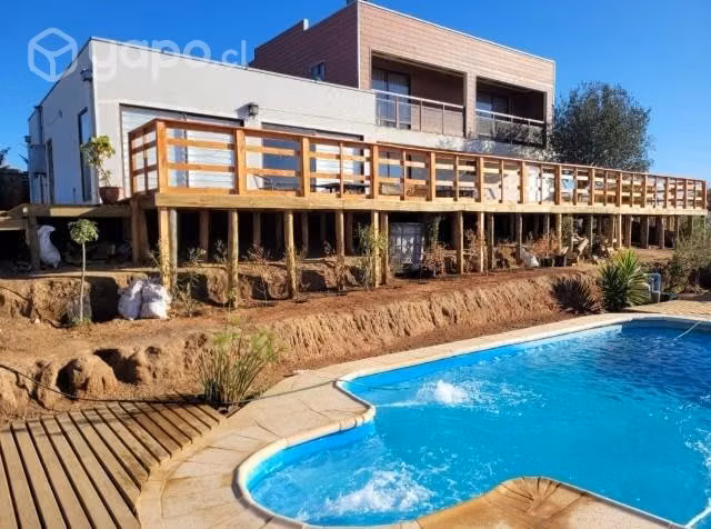 Hermosa casa con vista a la cordillera