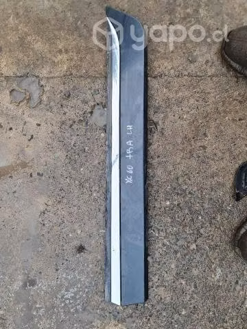 Moldura puerta trasera izquierda VOLVO XC60 2014