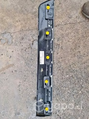 Moldura puerta trasera izquierda VOLVO XC60 2014 - Imagen 2