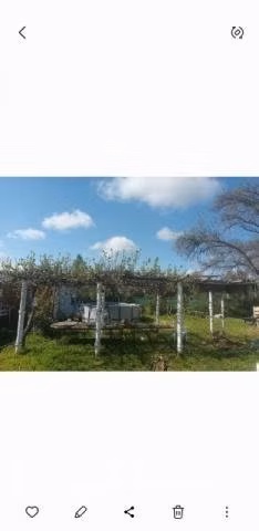 Vendo terreno 2.500 con 2 amplias casas