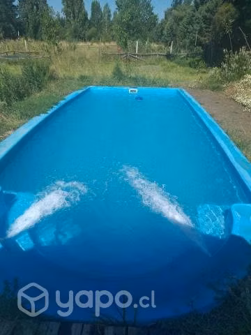 Parcela con casa y piscina