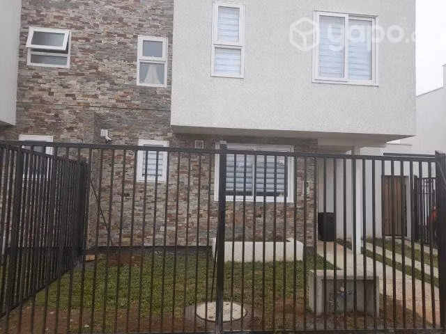 Arriendo casa dos pisos