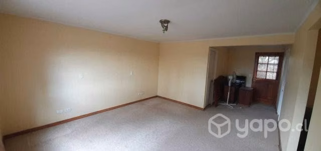 Segundo piso, dos habitaciones, un baño y terraza
