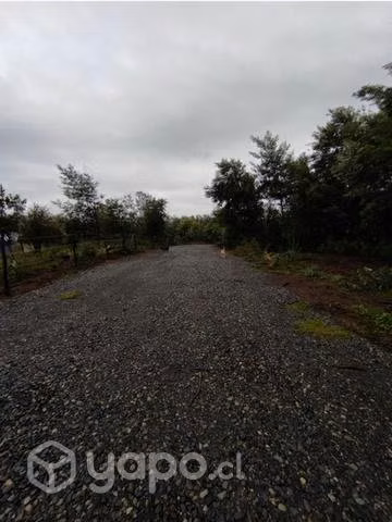 Sitio 5.000 m2 con río