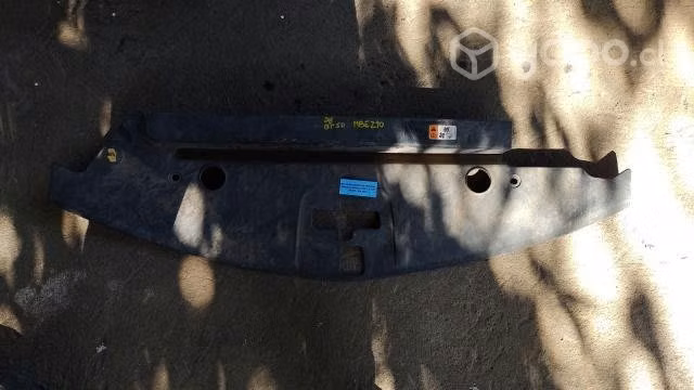 Moldura Superior Frontal (MBE210) Mazda BT50 3.0 A